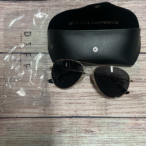 Diff aviators - Picture 1 of 3